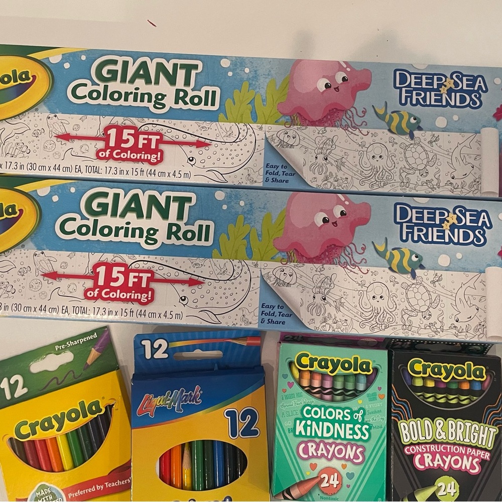 Crayola Colored Pencils and Crayons Variety Pack - Picture 3 of 4